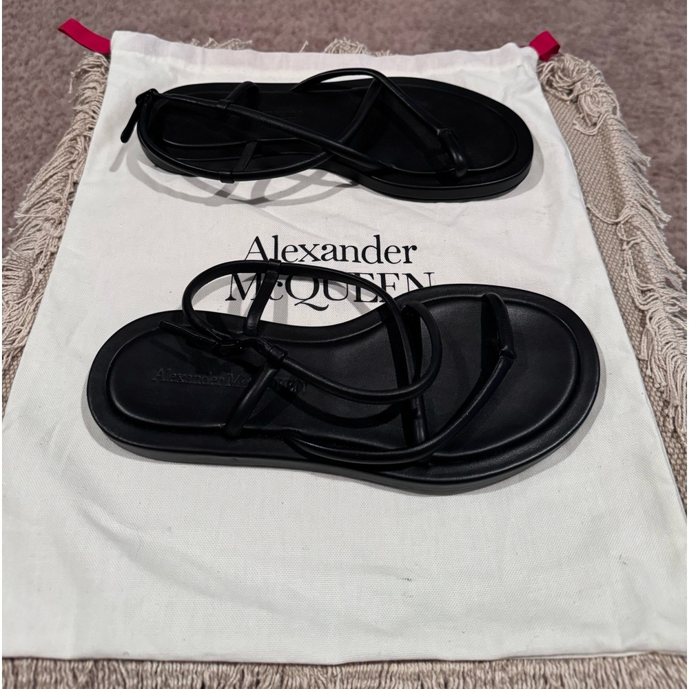 Alexander McQueen sandal. Worn once. Size 9 (39).